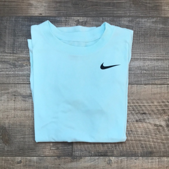 Nike Tee - Picture 1 of 3